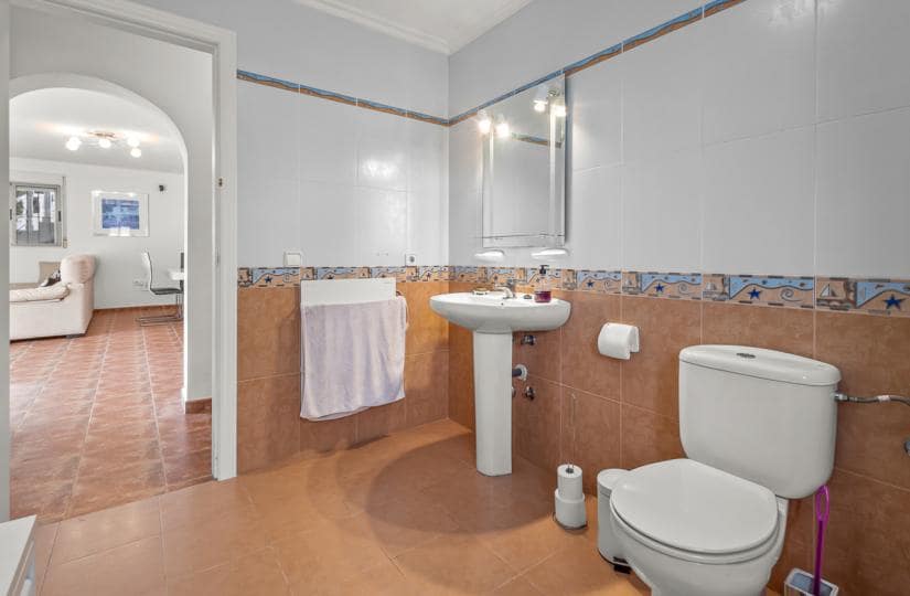 4 bedroom Villa for sale in Algorfa with pool garage - € 549,950 (Ref: 9425515)