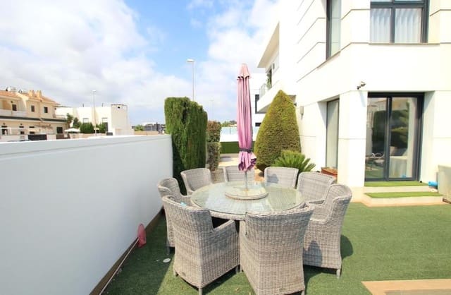 4 bedroom Villa for sale in Ciudad Quesada, Rojales with garage - € 565,000 (Ref: 9425516)