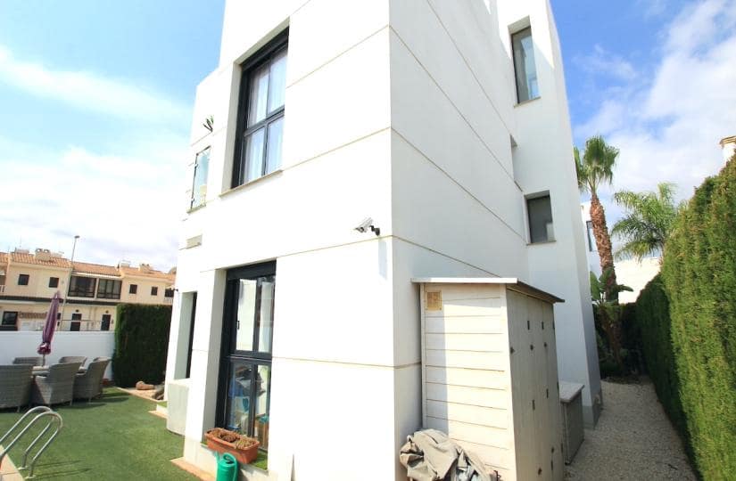 4 bedroom Villa for sale in Ciudad Quesada with garage - € 565,000 (Ref: 9425516)