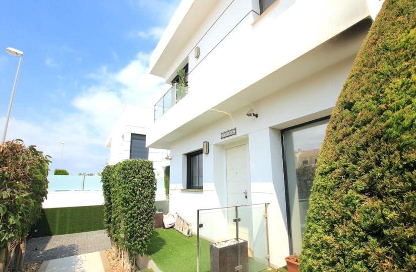 4 bedroom Villa for sale in Ciudad Quesada with garage - € 565,000 (Ref: 9425516)