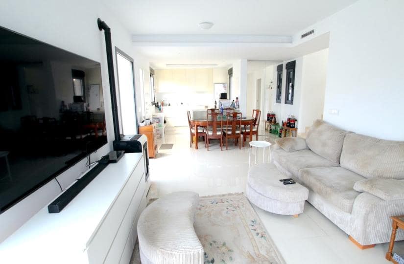 4 bedroom Villa for sale in Ciudad Quesada with garage - € 565,000 (Ref: 9425516)