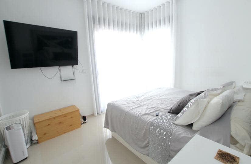 4 bedroom Villa for sale in Ciudad Quesada with garage - € 565,000 (Ref: 9425516)