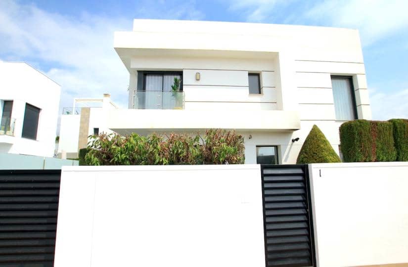 4 bedroom Villa for sale in Ciudad Quesada with garage - € 565,000 (Ref: 9425516)