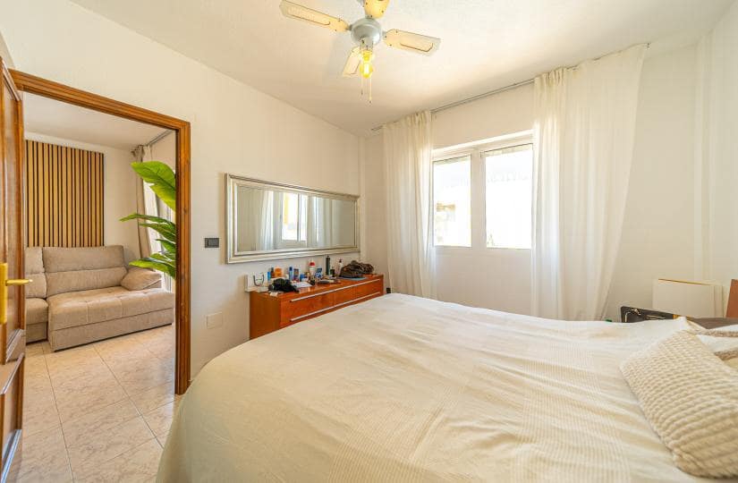 3 slaapkamer Penthouse te koop in La Mata met zwembad - € 269.000 (Ref: 9425518)