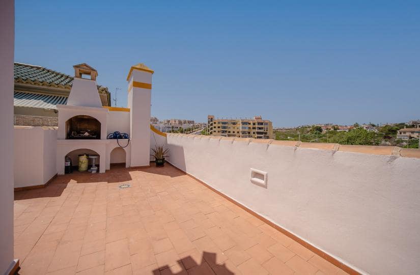 3 slaapkamer Penthouse te koop in La Mata met zwembad - € 269.000 (Ref: 9425518)