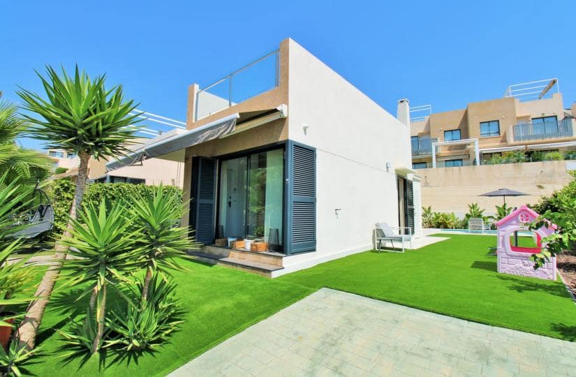 3 bedroom Villa for sale in La Zenia with pool garage - € 499,000 (Ref: 9425521)