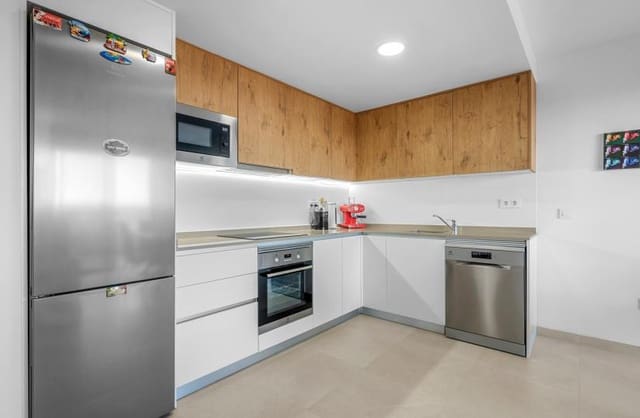 2 soverom Leilighet til salgs i Punta Prima, Orihuela med svømmebasseng garasje - € 369 000 (Ref: 9425525)