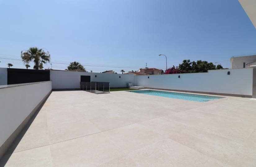 3 bedroom Villa for sale in Ciudad Quesada with pool garage - € 799,900 (Ref: 9425531)