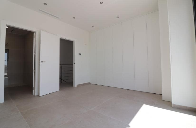 3 bedroom Villa for sale in Ciudad Quesada with pool garage - € 799,900 (Ref: 9425531)