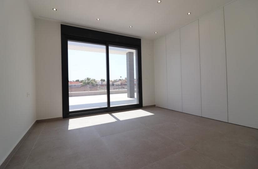 3 bedroom Villa for sale in Ciudad Quesada with pool garage - € 799,900 (Ref: 9425531)