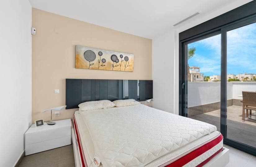 3 bedroom Villa for sale in Ciudad Quesada with pool garage - € 480,000 (Ref: 9425535)