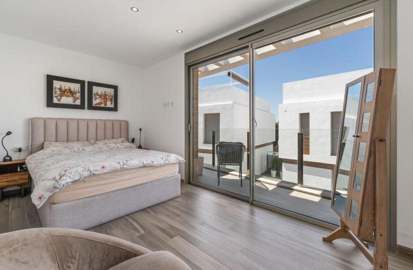 3 slaapkamer Villa te koop in Villamartin met zwembad garage - € 429.000 (Ref: 9425537)