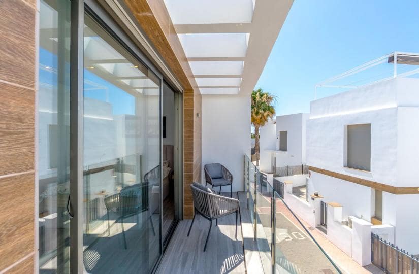 3 slaapkamer Villa te koop in Villamartin met zwembad garage - € 429.000 (Ref: 9425537)