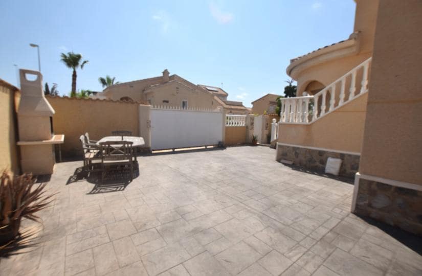 3 bedroom Villa for sale in Rojales with garage - € 329,800 (Ref: 9425540)