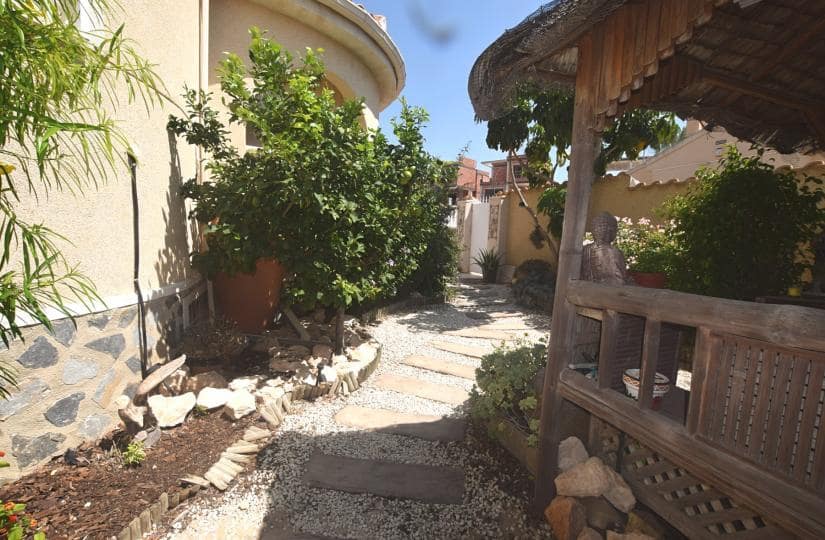 3 bedroom Villa for sale in Rojales with garage - € 329,800 (Ref: 9425540)