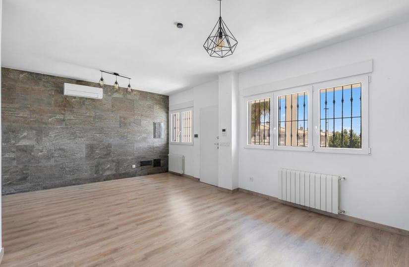 4 slaapkamer Villa te koop in Aguas Nuevas met zwembad garage - € 549.000 (Ref: 9425541)