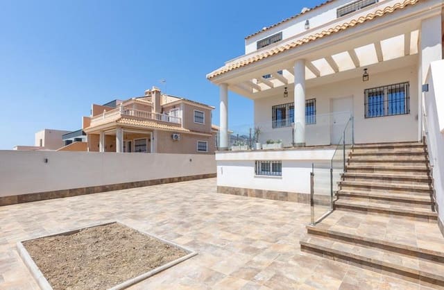 4 slaapkamer Villa te koop in Aguas Nuevas, Torrevieja met zwembad garage - € 549.000 (Ref: 9425541)