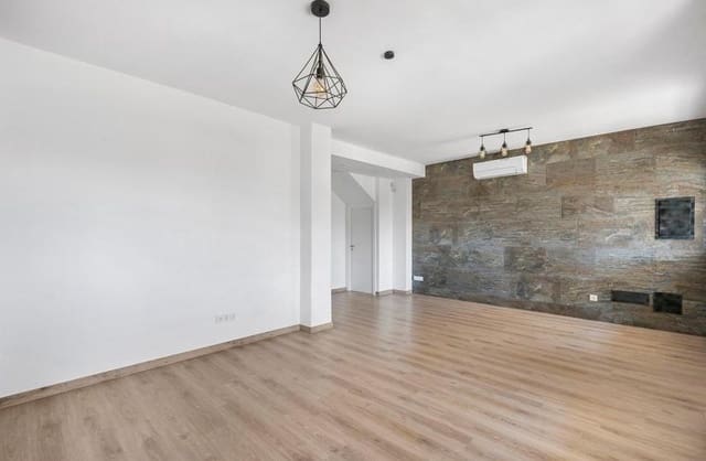 4 slaapkamer Villa te koop in Aguas Nuevas, Torrevieja met zwembad garage - € 549.000 (Ref: 9425541)