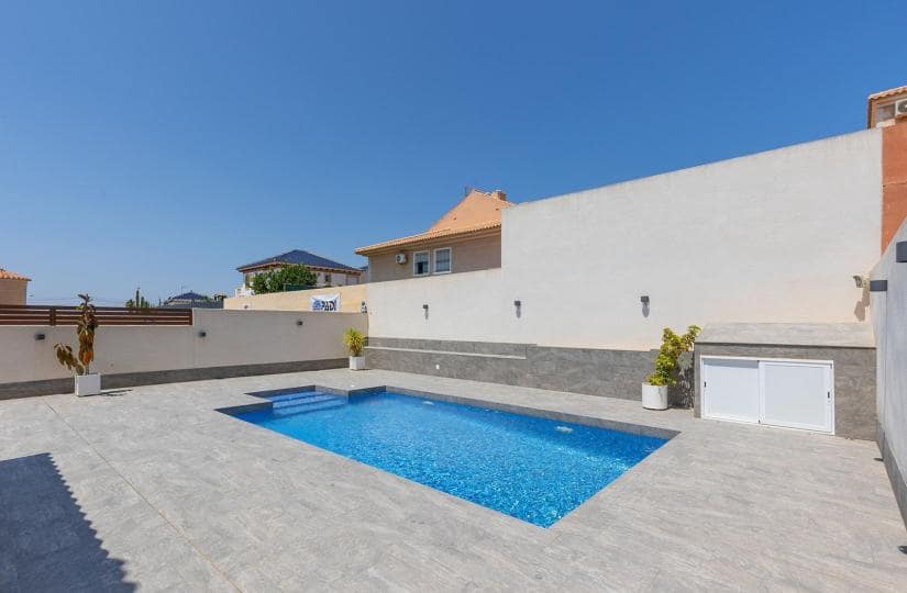 4 slaapkamer Villa te koop in Aguas Nuevas met zwembad garage - € 549.000 (Ref: 9425541)