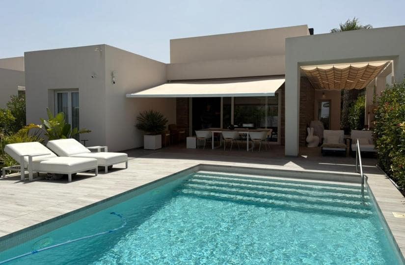 2 bedroom Villa for sale in Algorfa with pool garage - € 665,000 (Ref: 9425544)