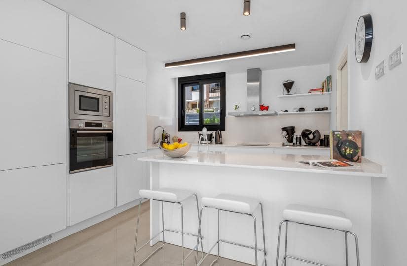 4 sypialnia Willa na sprzedaż w Guardamar del Segura z basenem garażem - 1 390 000 € (Ref: 9425547)