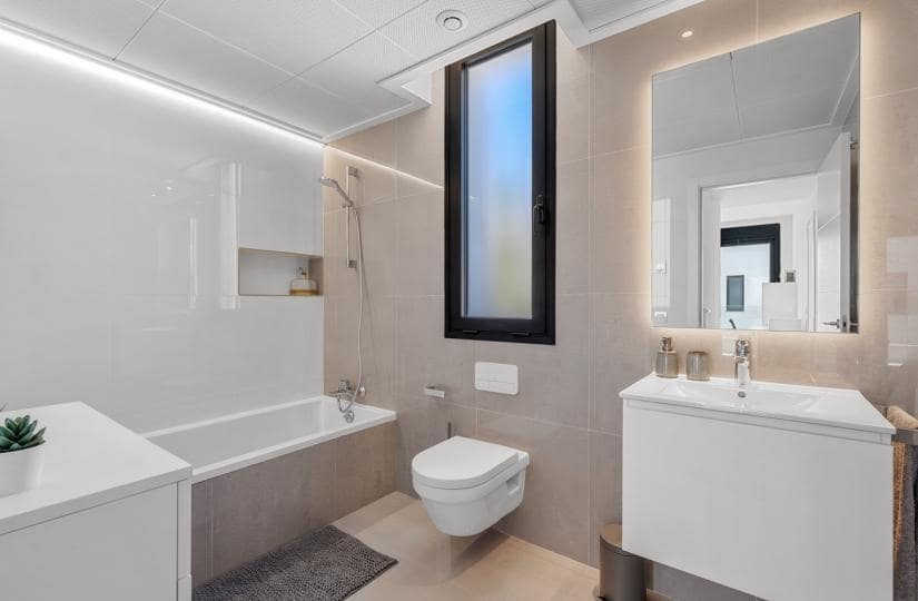 4 sypialnia Willa na sprzedaż w Guardamar del Segura z basenem garażem - 1 390 000 € (Ref: 9425547)