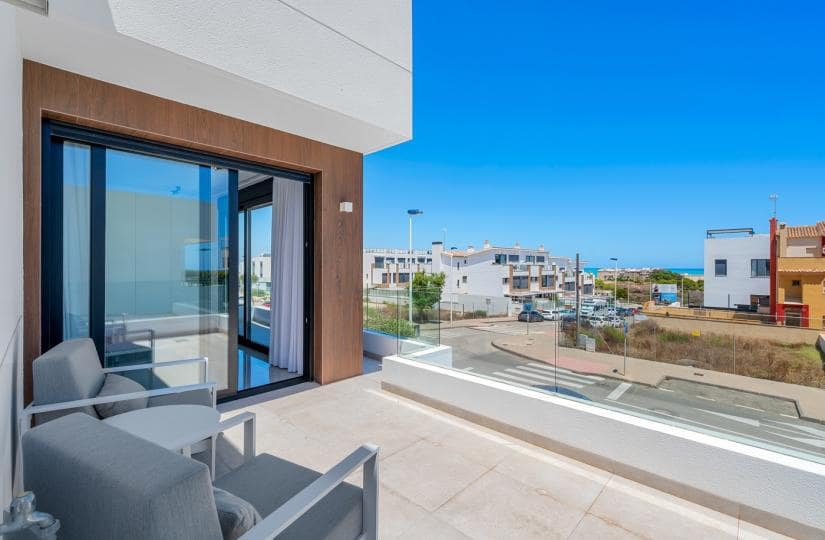 4 sypialnia Willa na sprzedaż w Guardamar del Segura z basenem garażem - 1 390 000 € (Ref: 9425547)