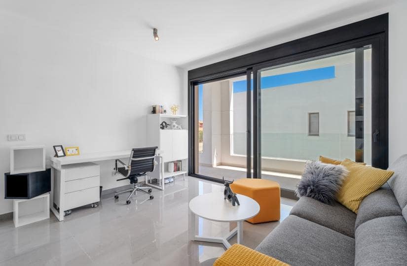 4 sypialnia Willa na sprzedaż w Guardamar del Segura z basenem garażem - 1 390 000 € (Ref: 9425547)