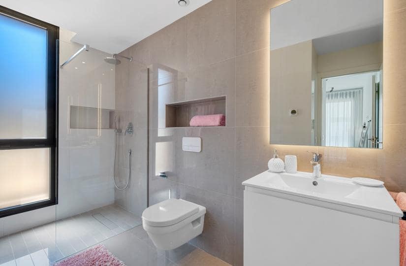 4 sypialnia Willa na sprzedaż w Guardamar del Segura z basenem garażem - 1 390 000 € (Ref: 9425547)