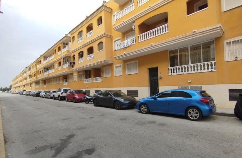 2 bedroom Apartment for sale in Formentera del Segura with garage - € 116,000 (Ref: 9425557)
