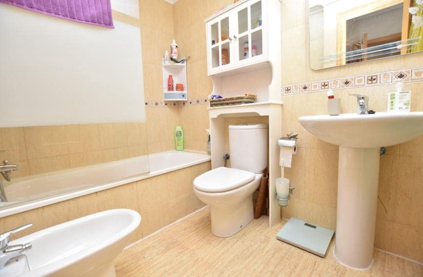 2 bedroom Apartment for sale in Formentera del Segura with garage - € 116,000 (Ref: 9425557)