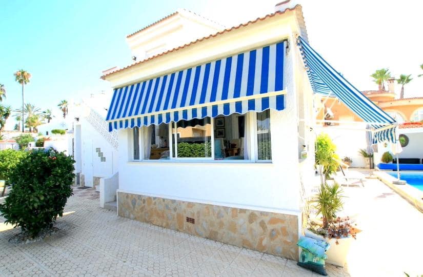 3 bedroom Villa for sale in Ciudad Quesada with garage - € 399,950 (Ref: 9425558)