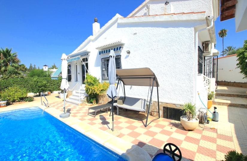 3 bedroom Villa for sale in Ciudad Quesada with garage - € 399,950 (Ref: 9425558)