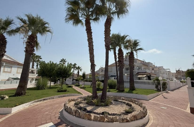 2 bedroom Apartment for sale in La Zenia with pool garage - € 229,000 (Ref: 9425561)