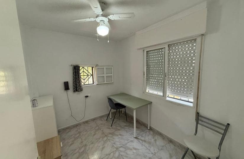 2 bedroom Semi-detached Villa for sale in Torrevieja with garage - € 138,000 (Ref: 9425570)