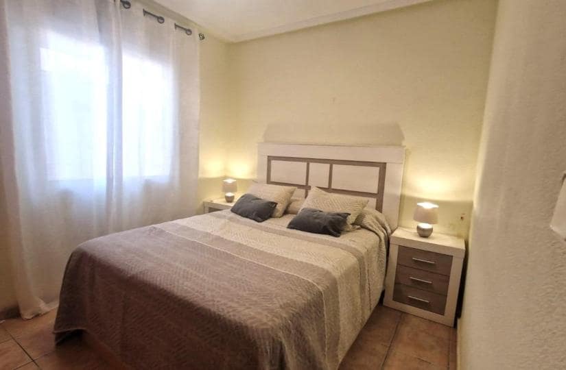 3 soveværelse Byhus til salg i Torrevieja med swimmingpool - € 210.000 (Ref: 9429104)