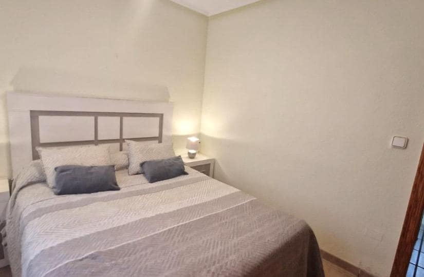 3 soveværelse Byhus til salg i Torrevieja med swimmingpool - € 210.000 (Ref: 9429104)