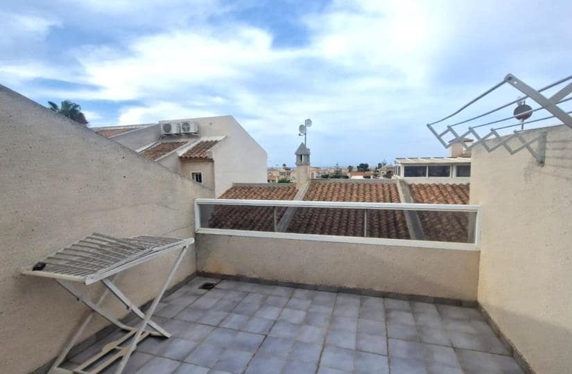 3 soveværelse Byhus til salg i Torrevieja med swimmingpool - € 210.000 (Ref: 9429104)