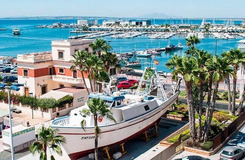 2 bedroom Apartment for sale in Santa Pola with pool - € 420,000 (Ref: 9430387)