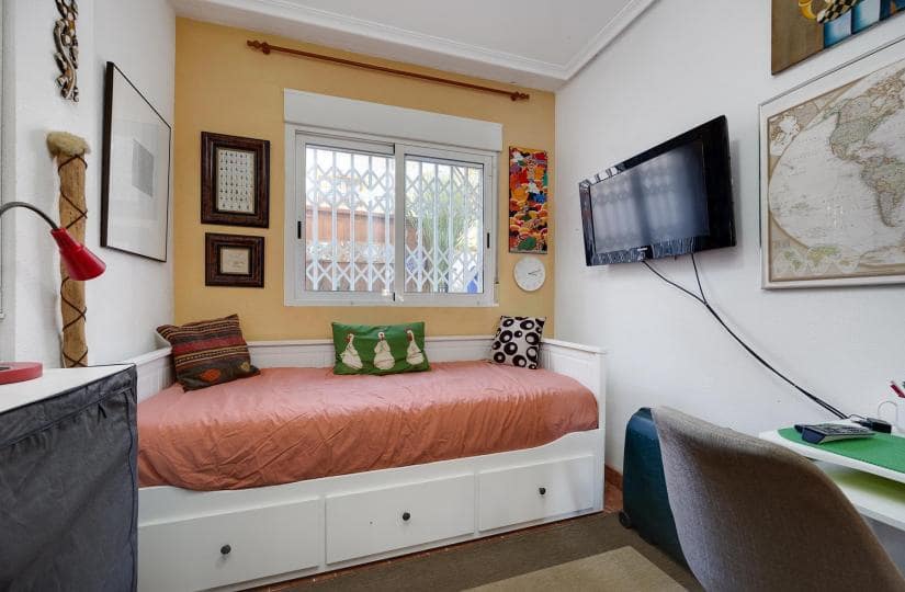 4 sovrum Hus till salu i Playa Flamenca med pool garage - 225 000 € (Ref: 9430440)