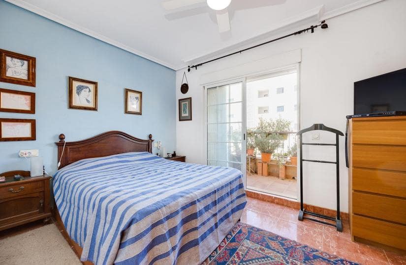 4 sovrum Hus till salu i Playa Flamenca med pool garage - 225 000 € (Ref: 9430440)