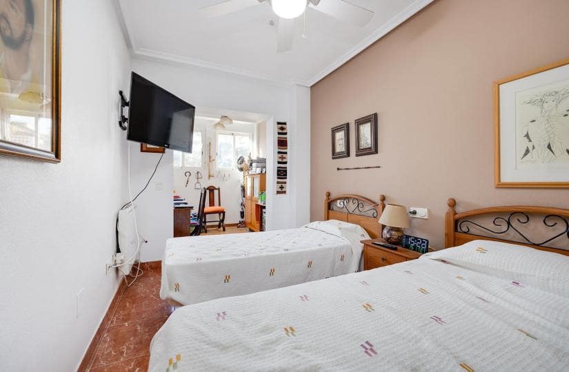 4 sovrum Hus till salu i Playa Flamenca med pool garage - 225 000 € (Ref: 9430440)