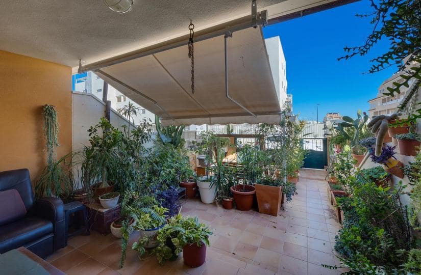 4 sovrum Hus till salu i Playa Flamenca med pool garage - 225 000 € (Ref: 9430440)