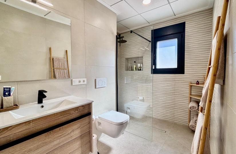 3 bedroom Villa for sale in Rojales with pool - € 472,913 (Ref: 9430449)