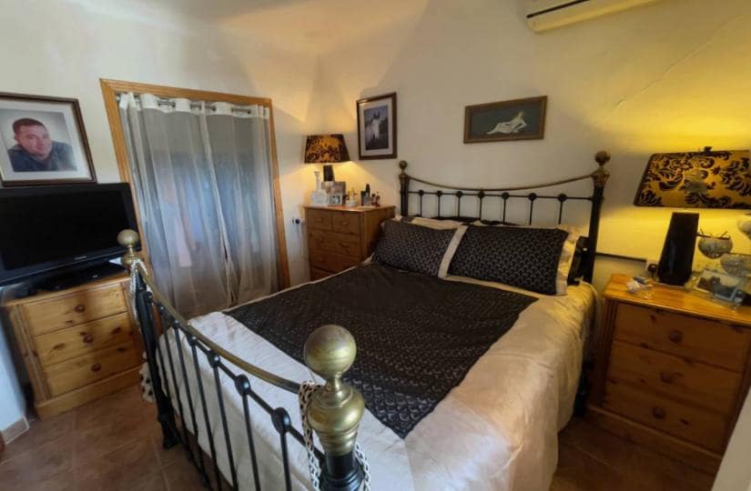 4 slaapkamer Finca/Landhuis te koop in Orihuela met zwembad garage - € 199.995 (Ref: 9430457)