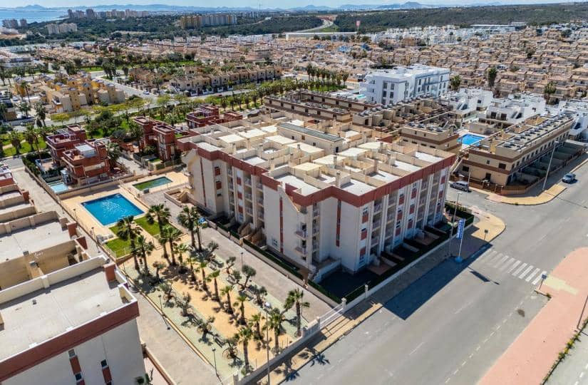 2 bedroom Apartment for sale in Orihuela Costa with pool - € 160,500 (Ref: 9430462)