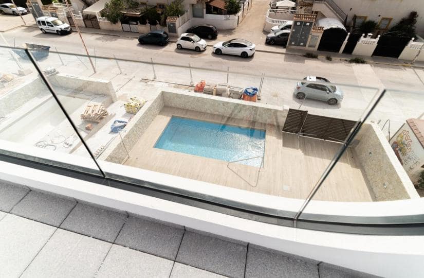 4 slaapkamer Villa te koop in Orihuela Costa met zwembad - € 699.900 (Ref: 9430472)