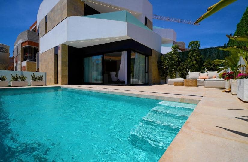 3 slaapkamer Villa te koop in Orihuela Costa met zwembad - € 509.000 (Ref: 9430476)