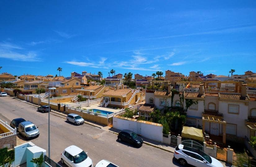 3 slaapkamer Villa te koop in Orihuela Costa met zwembad - € 509.000 (Ref: 9430476)