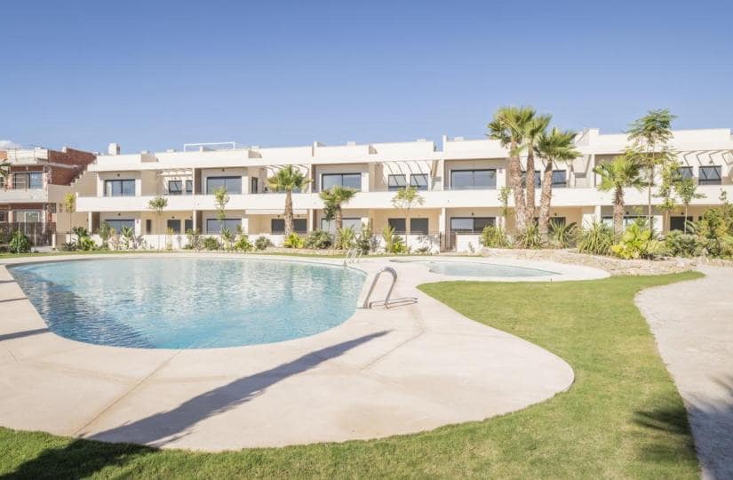 2 slaapkamer Appartement te koop in Torrevieja met zwembad - € 360.000 (Ref: 9430496)